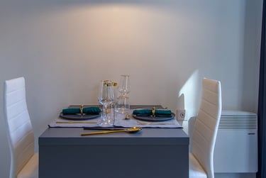 Deluxe 2 Bed Apartment - Image 2