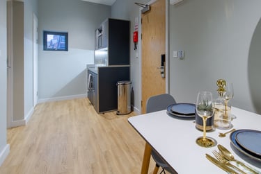 2 Bed Apartment at Crown House, West Bar, Broomhall, Sheffield, S38PH - Image 4