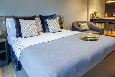 Luxury Studio - Image 1