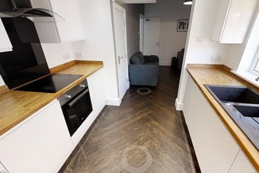 4 bed house, Cromer Street, Newland, Hull, HU51BG - Image 1