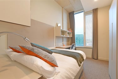 Silver Plus En-suite at LIV Student Sheffield, 131 Ecclesall Road, City Centre, Sheffield, S118HY - Image 2