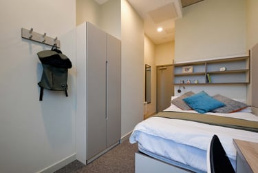 Silver Plus En-suite at LIV Student Sheffield, 131 Ecclesall Road, City Centre, Sheffield, S118HY - Image 4