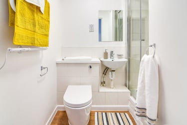 Bronze Ensuite at Academic House, Herne Hill, Southwark, London, SE249QH - Image 8