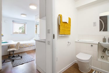 Gold Ensuite at Academic House, Herne Hill, Southwark, London, SE249QH - Image 11