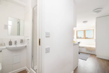 Platinum Studio at Academic House, Herne Hill, Southwark, London, SE249QH - Image 6