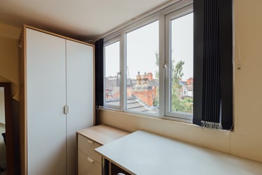 5 bed house, Storer Road, City Centre, Loughborough, LE115EQ - Image 2