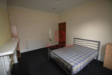 6 bed house, St. Michaels Terrace, Headingley, Leeds, LS63BQ - Image 2
