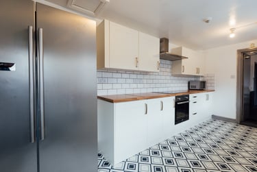 6 bed house, Marshall Street, Newland, Hull, HU53DA - Image 1