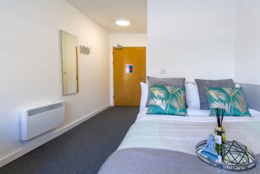 Premium Ensuite at The Croft, Cathedral Road, City Centre, Derby, DE13FQ - Image 2