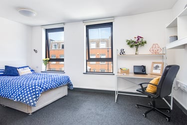 Diamond Studio at Fulham Palace Studios, 168-188 Fulham Palace Road, Hammersmith, London, W69PA - Image 1