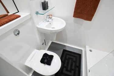 Standard Ensuite - Image 5