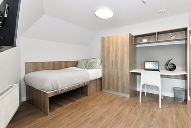 Gold Studio - Image 1