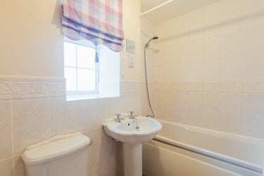 4 bed house, Kingfisher Way, City Centre, Loughborough, LE113NF - Image 10