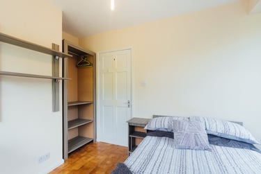 4 bed house, Holywell Drive, City Centre, Loughborough, LE113JX - Image 5