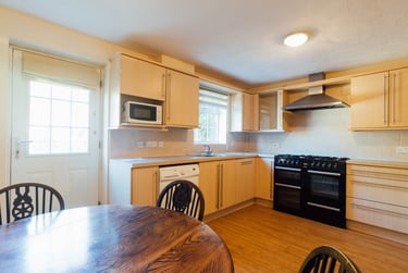 4 bed house, Kingfisher Way, City Centre, Loughborough, LE113NF - Image 1