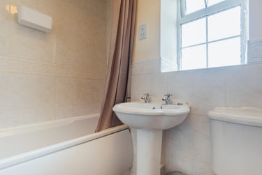 4 bed house, Goldfinch Close, City Centre, Loughborough, LE113HG - Image 11