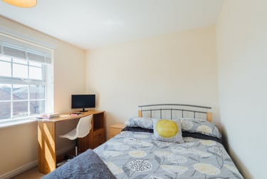 4 bed house, Goldfinch Close, City Centre, Loughborough, LE113HG - Image 3