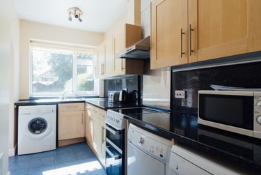 3 bed house, Holt Drive, Shelthorpe, Loughborough, LE113JA - Image 1