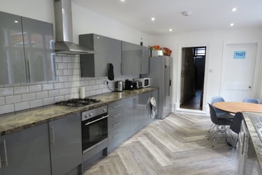 6 bed house, Radmoor Road, City Centre, Loughborough, LE113BP - Image 2
