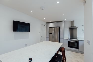 5 bed house, Lansdowne Drive, Shelthorpe, Loughborough, LE112BX - Image 1