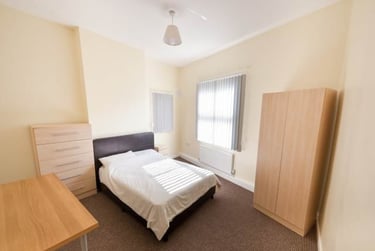 4 bed house, Ashby square, City Centre, Loughborough, LE115AA - Image 3