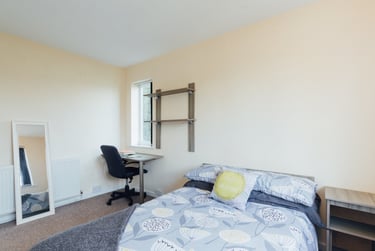 4 bed house, Holywell Drive, City Centre, Loughborough, LE113JX - Image 8