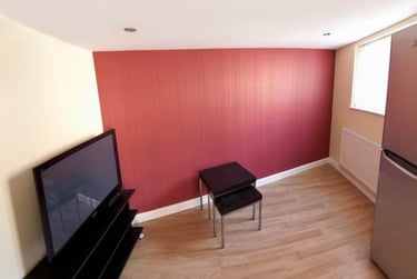 4 bed house, Ashby square, City Centre, Loughborough, LE115AA - Image 2