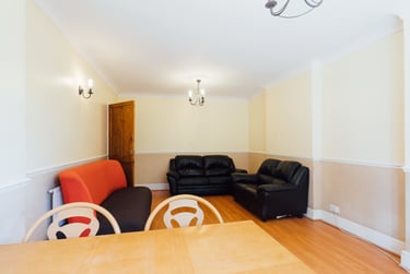 4 bed house, Oaklands Avenue, City Centre, Loughborough, LE113JF - Image 3