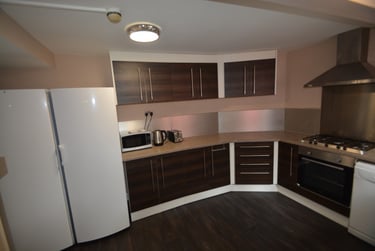 7 bed house, Brudenell Road, Hyde Park, Leeds, LS61EG - Image 2