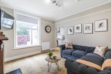 5 bed house, Grove Gardens, Headingley, Leeds, LS64EG - Image 1