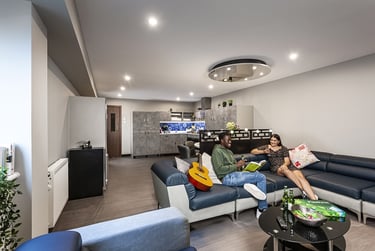 Platinum En-suite Serviced Apartment - Image 8