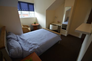 4 bed house, Burchett Terrace, Rampart Road, Leeds, LS62LR - Image 4