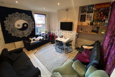 8 bed house, Hessle Place, Hyde Park, Leeds, LS61EU - Image 2