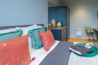Premium 1 Bedroom Apartment - Image 5