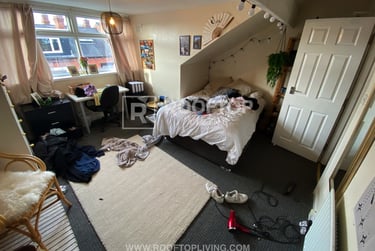6 bed house, Welton Mount, Hyde Park, Leeds, LS61ET - Image 11
