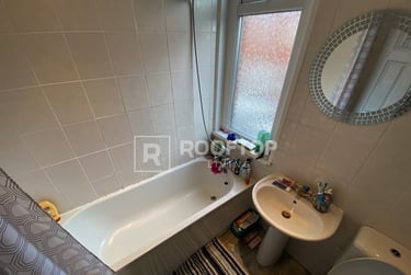 6 bed house, Welton Mount, Hyde Park, Leeds, LS61ET - Image 9