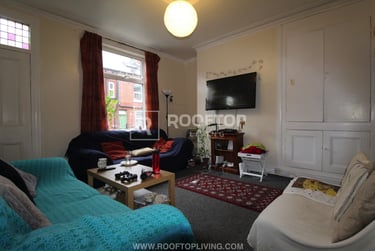 6 bed house, Hessle Place, Hyde Park, Leeds, LS61EU - Image 1