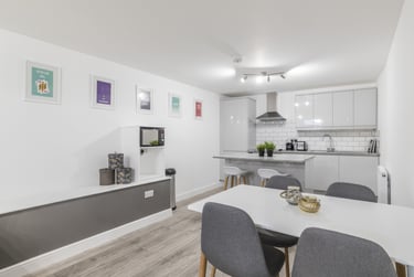 2 bed house, Knowle Mount, Burley, Leeds, LS42PP - Image 4