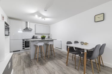 2 bed house, Knowle Mount, Burley, Leeds, LS42PP - Image 9