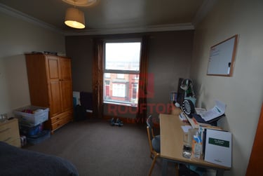 5 bed house, Norwood Place, Hyde Park, Leeds, LS61DY - Image 2