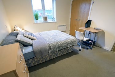 4 Bed Apartment at Hassells Bridge Apartments, 3 Hassell Street, City Centre, Newcastle under Lyme, ST51BF - Image 3
