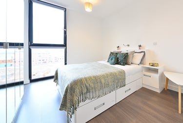 Premium One Bed Apartment - Image 1