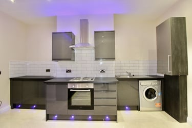 2 bed house, Ashwood Terrace, Hyde Park, Leeds, LS62EH - Image 2