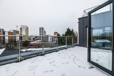 Premium Balcony Studio - Image 7