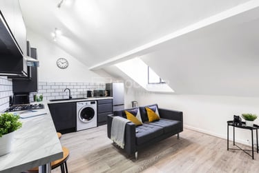 2 bed house, Queens Road, Hyde Park, Leeds, LS61HY - Image 4