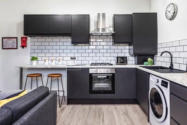 2 bed house, Queens Road, Hyde Park, Leeds, LS61HY - Image 2