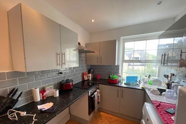 2 bed house, Otley Road, Headingley, Leeds, LS64BA - Image 1