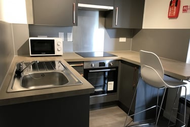 Luxury Studio at Charles Morton Court, 37-43 Green Lanes, Newington Green, London, N169BS - Image 6