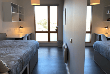 Premier Ensuite at Charles Morton Court, 37-43 Green Lanes, Newington Green, London, N169BS - Image 4