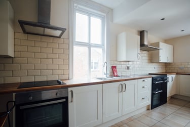 19 bed house, Ashby Road, City Centre, Loughborough, LE113AD - Image 1